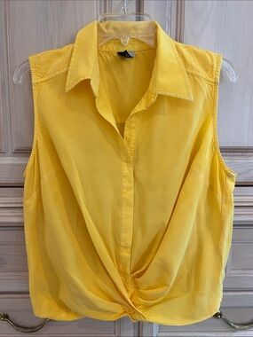Kut from the Kloth Yellow Sleeveless Twist-Hem Button Front Blouse